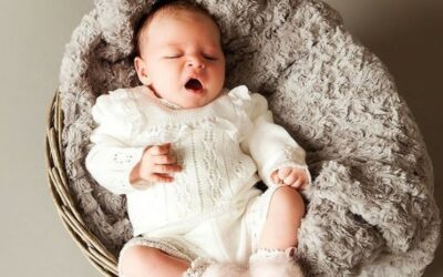 NEW BORN PHOTOGRAPHY WITH BABY ELEGANCE